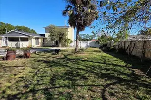 811 N Disston Ave, Tavares, FL 32778 - Photo 33