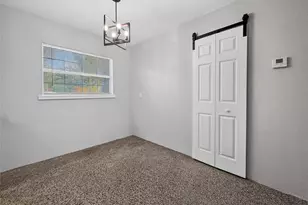 510 N Barrow Ave, Tavares, FL 32778 - Photo 9