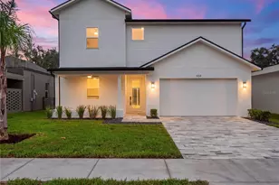 423 Skyfield Ct, Lady Lake, FL 32159 - Photo 1