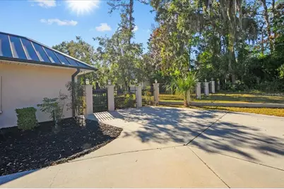 1068 S Marion Avenue, Lake City, FL 32025 - Photo 7