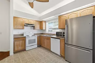 4650 Abaco Dr, Tavares, FL 32778 - Photo 13