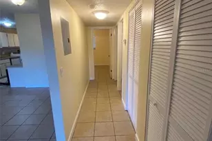 701 W Rosewood Ln, Tavares, FL 32778 - Photo 5