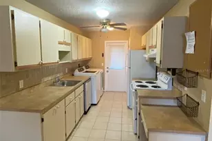 701 W Rosewood Ln, Tavares, FL 32778 - Photo 3