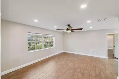 520 W Charlotte Avenue, Eustis, FL 32726 - Photo 11