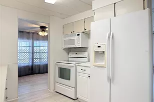 1043 Capella Dr, Tavares, FL 32778 - Photo 7