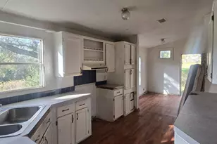 17140 SE 251st Terrace, Umatilla, FL 32784 - Photo 7