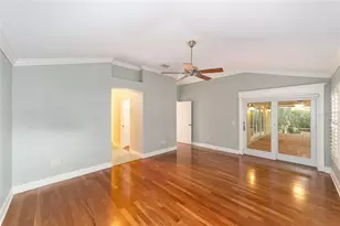 565 Society Hill Cir, The Villages, FL 32162 - Photo 23