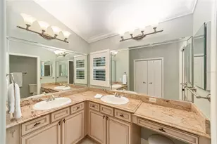 565 Society Hill Cir, The Villages, FL 32162 - Photo 27