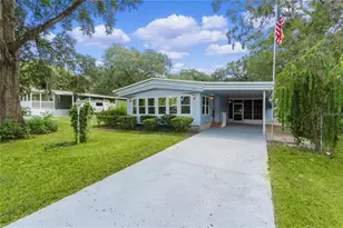 354 Ivanhoe Cir, Lady Lake, FL 32159 - Photo 35