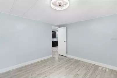 354 Ivanhoe Circle, Lady Lake, FL 32159 - Photo 9