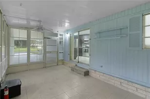 354 Ivanhoe Cir, Lady Lake, FL 32159 - Photo 27