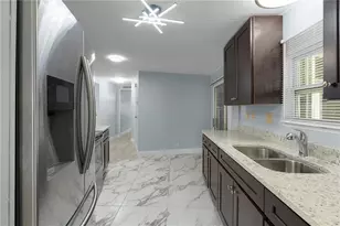 354 Ivanhoe Cir, Lady Lake, FL 32159 - Photo 15