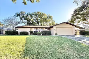 33312 Coventry Dr, Leesburg, FL 34788 - Photo 3