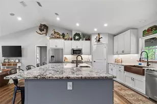 25214 Black Bear Ln, Eustis, FL 32736 - Photo 11