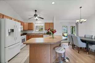 1203 Laurel Oak Ln, Lady Lake, FL 32159 - Photo 13