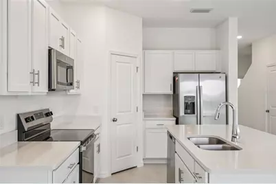 7621 Waterscape Drive, Groveland, FL 34736 - Photo 3