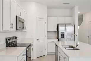 7621 Waterscape Dr, Groveland, FL 34736 - Photo 3