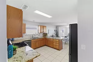 3104 Burbank Ln, The Villages, FL 32162 - Photo 11