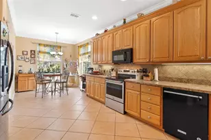 81 Twin Lake Cir, Umatilla, FL 32784 - Photo 17