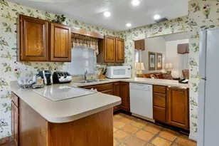 708 Santa Cruz Ln, Howey in the Hills, FL 34737 - Photo 15