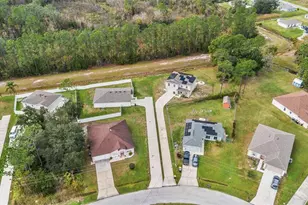 1463 Swan Ct, Poinciana, FL 34759 - Photo 3