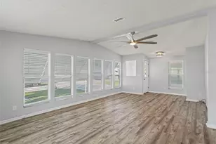 1613 Bay Meadows Ln, Lady Lake, FL 32159 - Photo 5