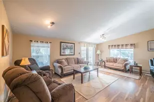 34205 Island Dr, Leesburg, FL 34788 - Photo 3