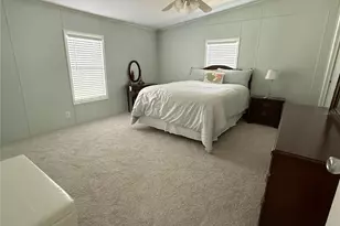 102 Robin Ln, Wildwood, FL 34785 - Photo 5