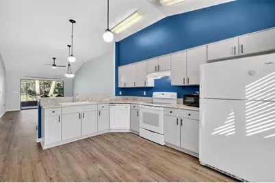 579 Juniper Way, Tavares, FL 32778 - Photo 5