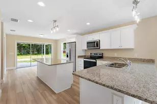 555 E Anderson Ave, Bushnell, FL 33513 - Photo 3