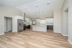 911 N 14th St, Palatka, FL 32177 - Photo 5