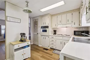 103 Poinsettia, Leesburg, FL 34748 - Photo 11