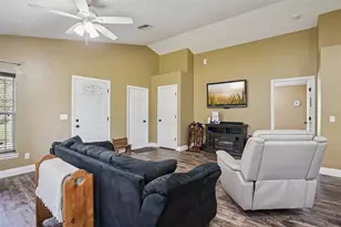 4542 Lemon St, Lady Lake, FL 32159 - Photo 9