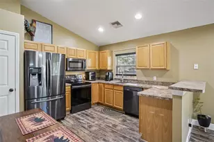 4542 Lemon St, Lady Lake, FL 32159 - Photo 11