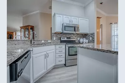 17300 SE 91st Lee Avenue, The Villages, FL 32162 - Photo 5