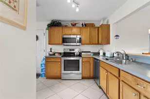 1415 La Hermosa Dr, The Villages, FL 32162 - Photo 5