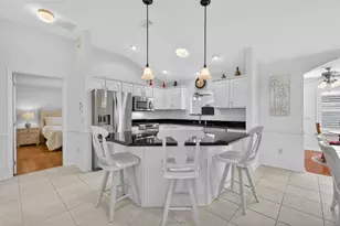 938 Joanna Ln, The Villages, FL 32162 - Photo 11