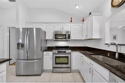 938 Joanna Lane, The Villages, FL 32162 - Photo 9