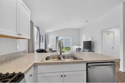 832 Conroe Street, The Villages, FL 34762 - Photo 7