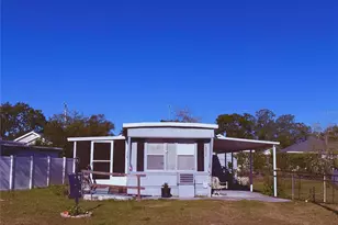 1370 County Dr, Tavares, FL 32778 - Photo 11