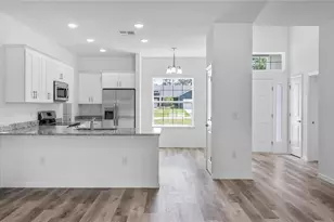 10935 Margaret Dr, Tavares, FL 32778 - Photo 9