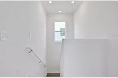 9015 Rothman Lane, Lakewood Ranch, FL 34240 - Photo 17