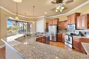 527 Dowling Cir, Lady Lake, FL 32159 - Photo 17