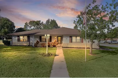 602 Fourth Avenue, Lady Lake, FL 32159 - Photo 1