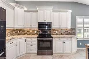 602 Juanita Ct, The Villages, FL 32159 - Photo 11