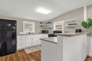 1214 E Caroline St, Tavares, FL 32778 - Photo 9