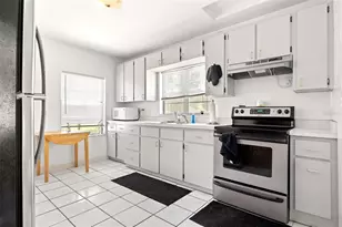 750 N Kentucky Ave, Umatilla, FL 32784 - Photo 9