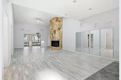 1111 Lakeshore Drive #C4, Eustis, FL 32726 - Photo 11