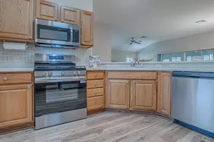 17101 SE 94th Berrien Ct, The Villages, FL 32162 - Photo 11