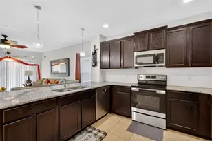 9515 Oglethorpe Dr, Groveland, FL 34736 - Photo 11